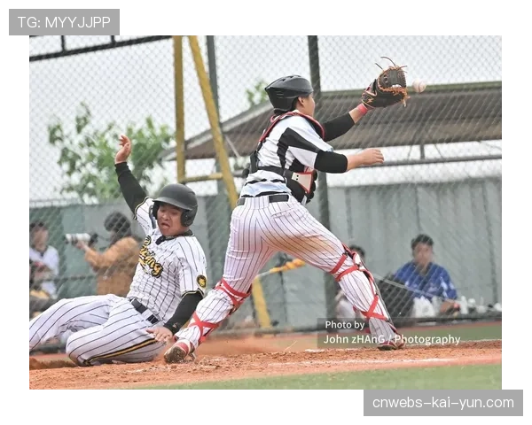中国棒球联赛开幕，北京猛虎客场4-3险胜江苏钜马
